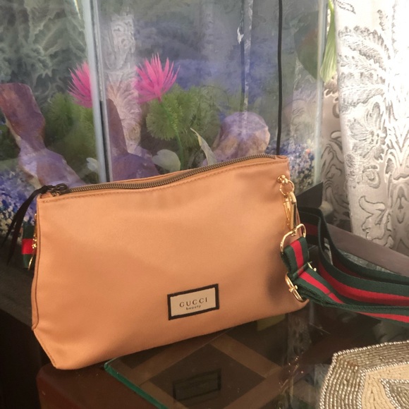 Gucci pouch converted in to shoulder bag /cross body. - Picture 5 of 16